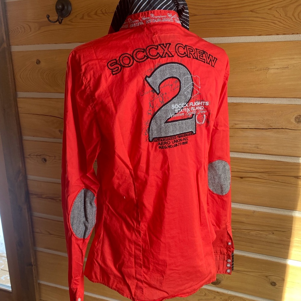 Shirt - Picture 2 of 9